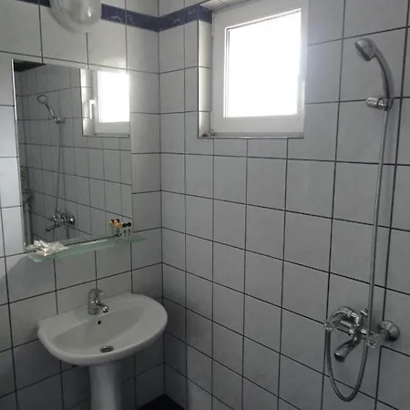 Orehite-g Otel *